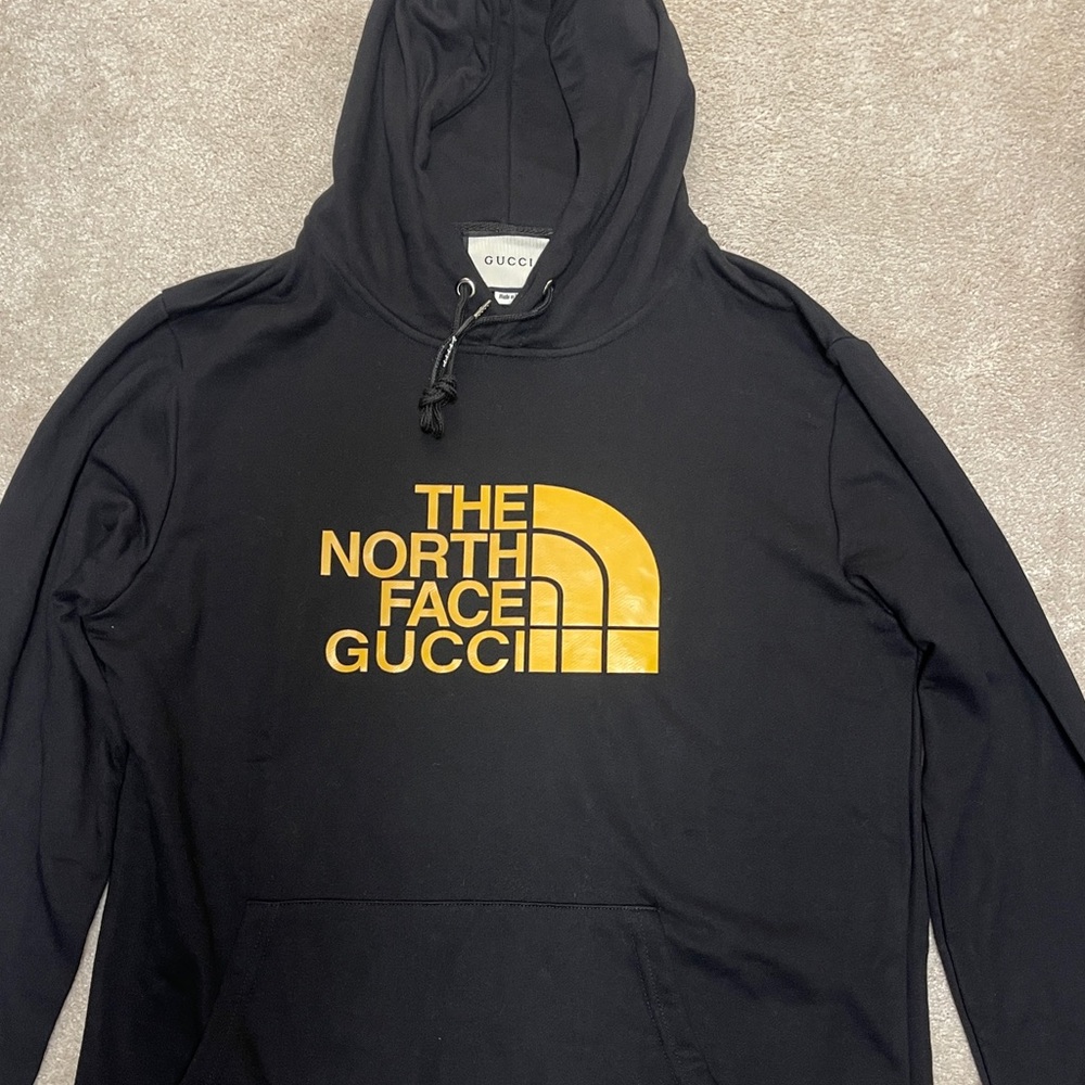 Men’s Hoodie North Face & Gucci. Order it fits snug on me. Great condition.